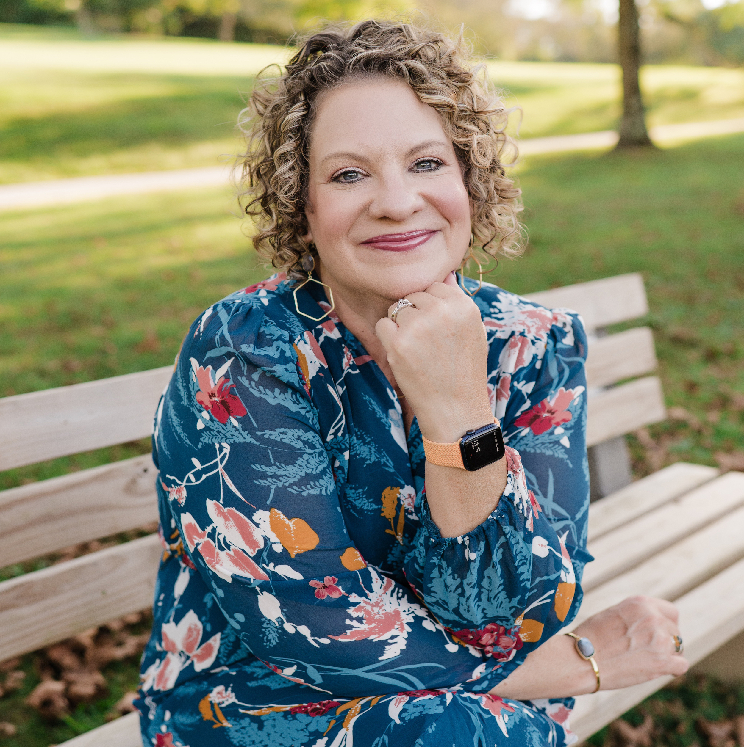 Headshot of Lori Brennan.