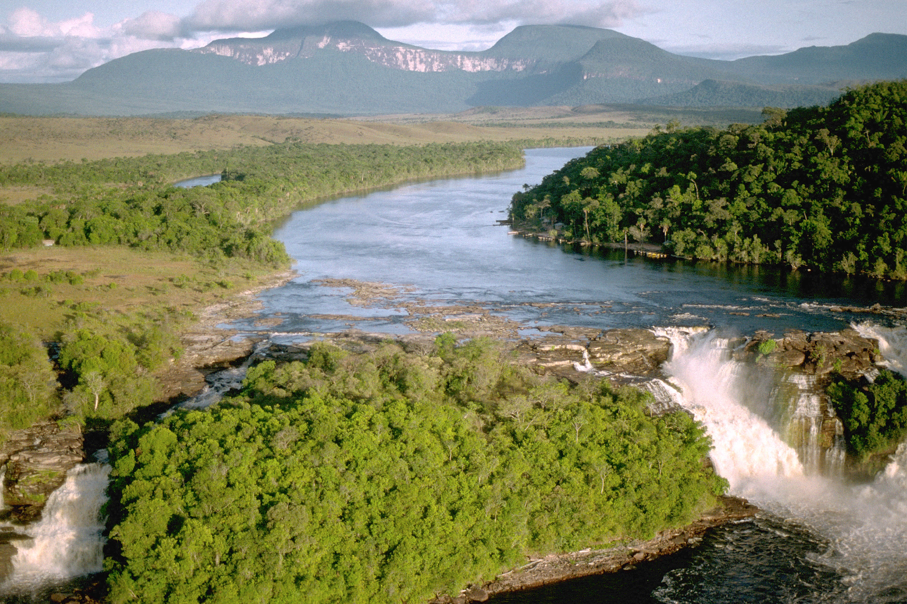 Река карони в Венесуэле